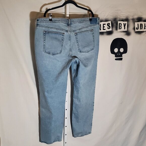 Abercrombie & Fitch The Straight Mid Rise Light Wash Jeans NWT Size 35/20R - Picture 5 of 16